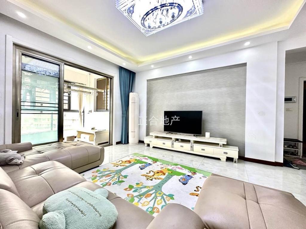 诚心出售，城南，御台公馆，精装四房，配套成熟，好楼层，成色新