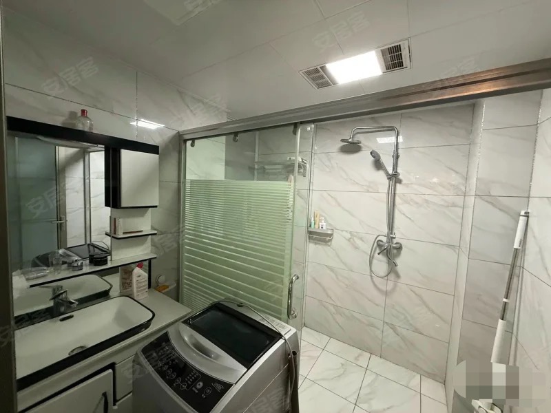 319，大洪实验二小旁，英伦名邸，电梯小高层，精装3房，保养成色好，证满二