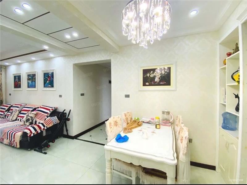 城西红树湾，精装大三房，满二，诚心出售，东边户