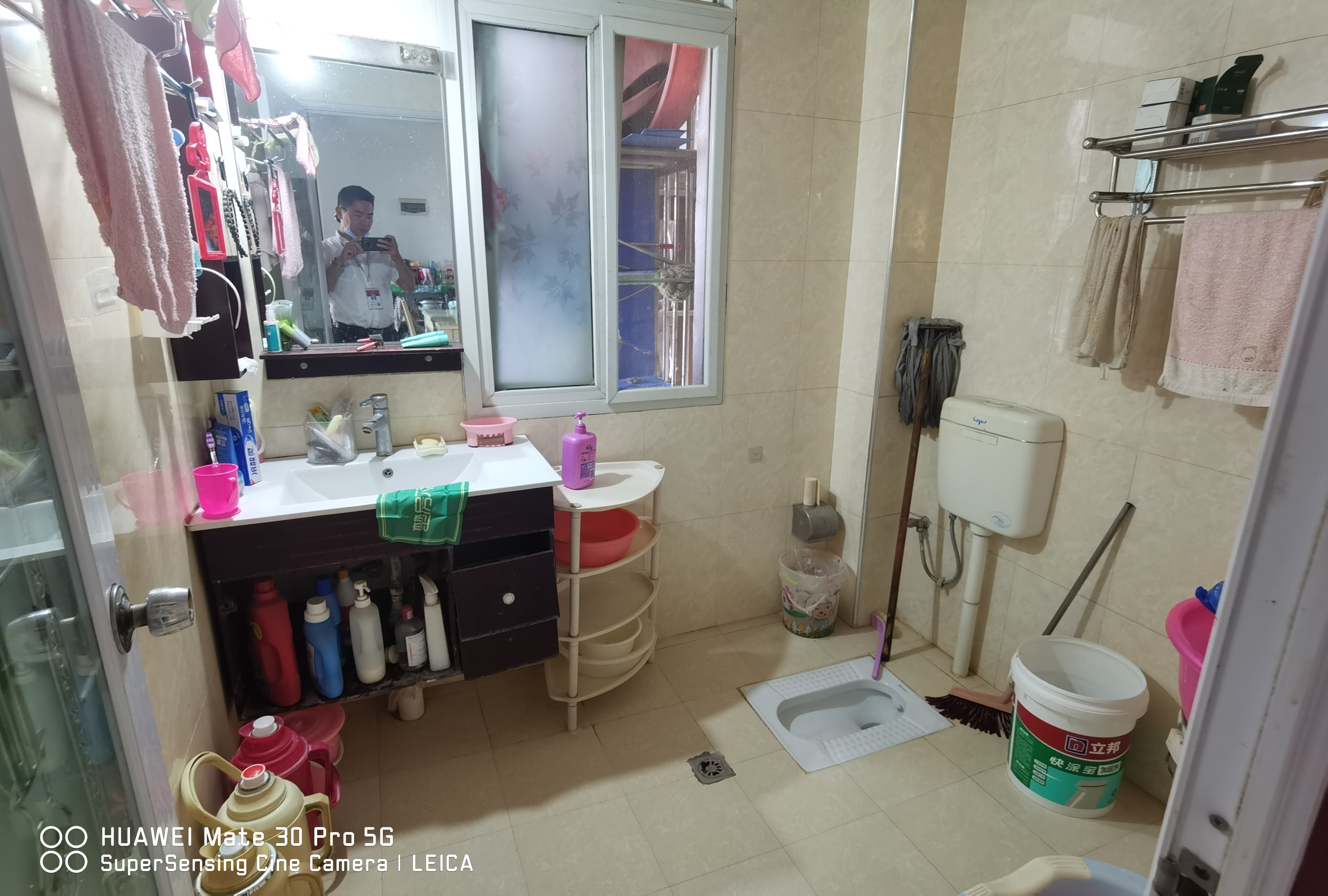 骏马雅苑精装三房拎包入住看房方便外观新出行方便好停车也可以出租