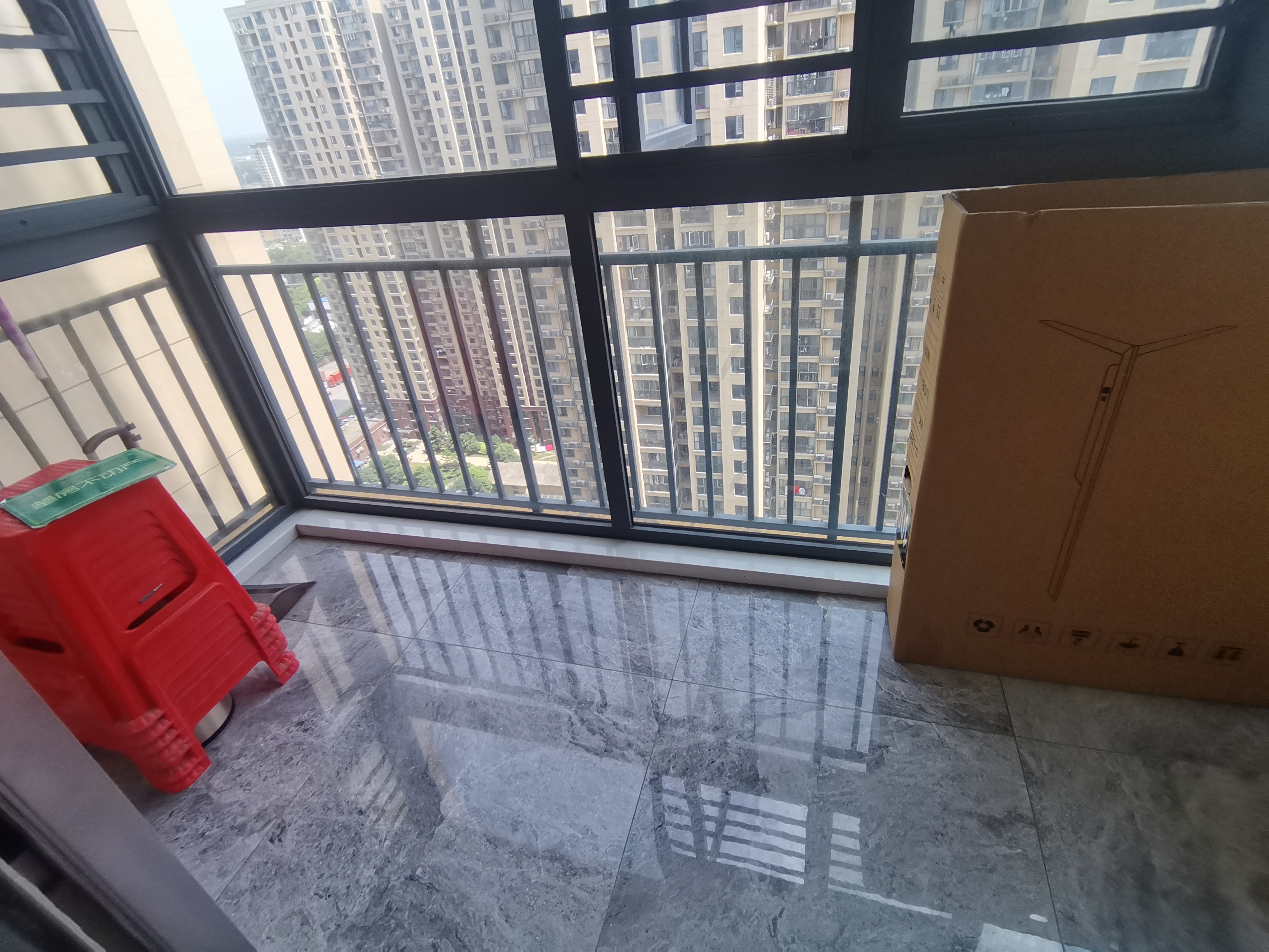 满庭春精装大平层户型方正三个阳台房东诚意出售