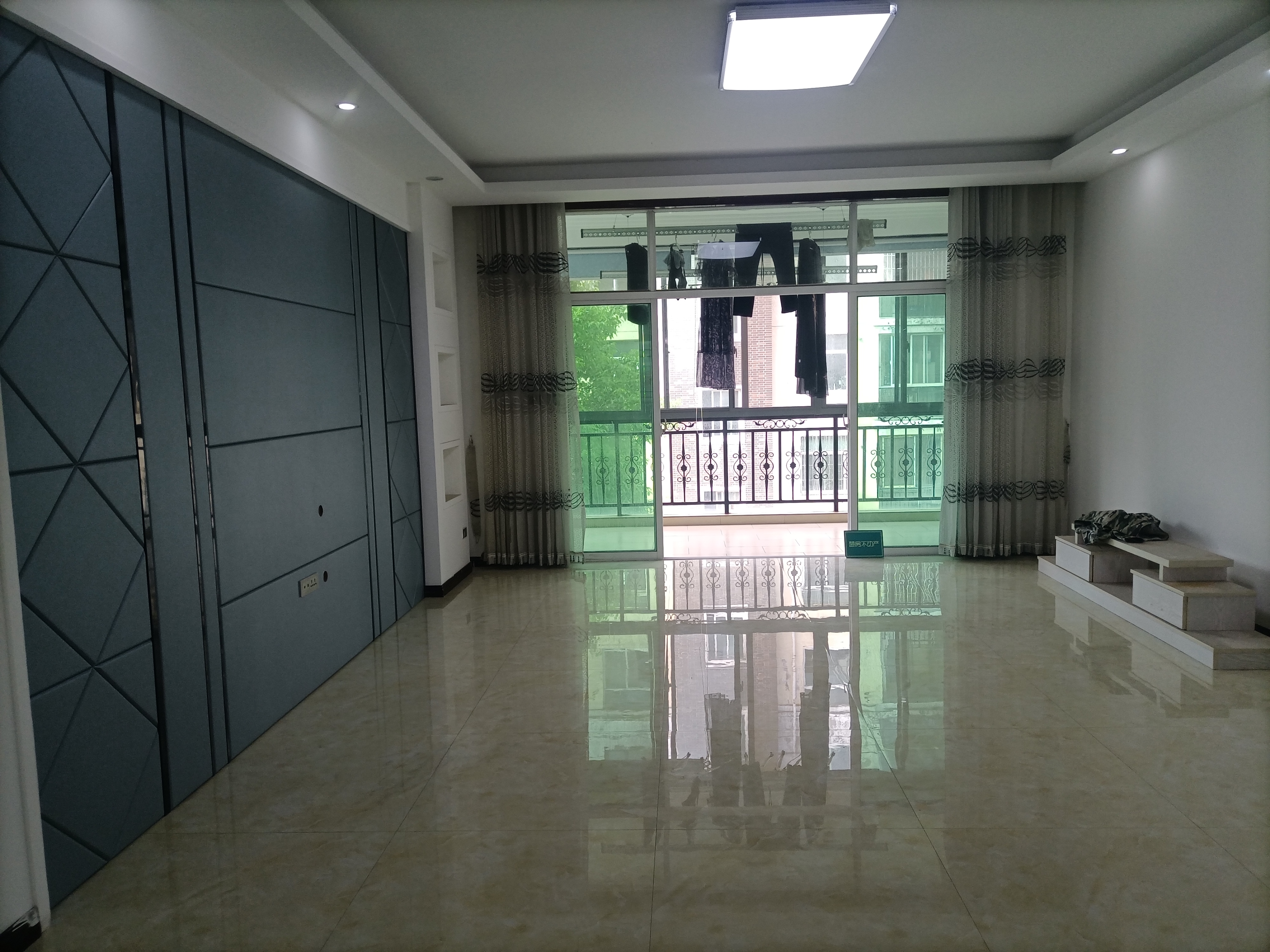 一中花园有证的大平层  步梯好楼层  可按揭