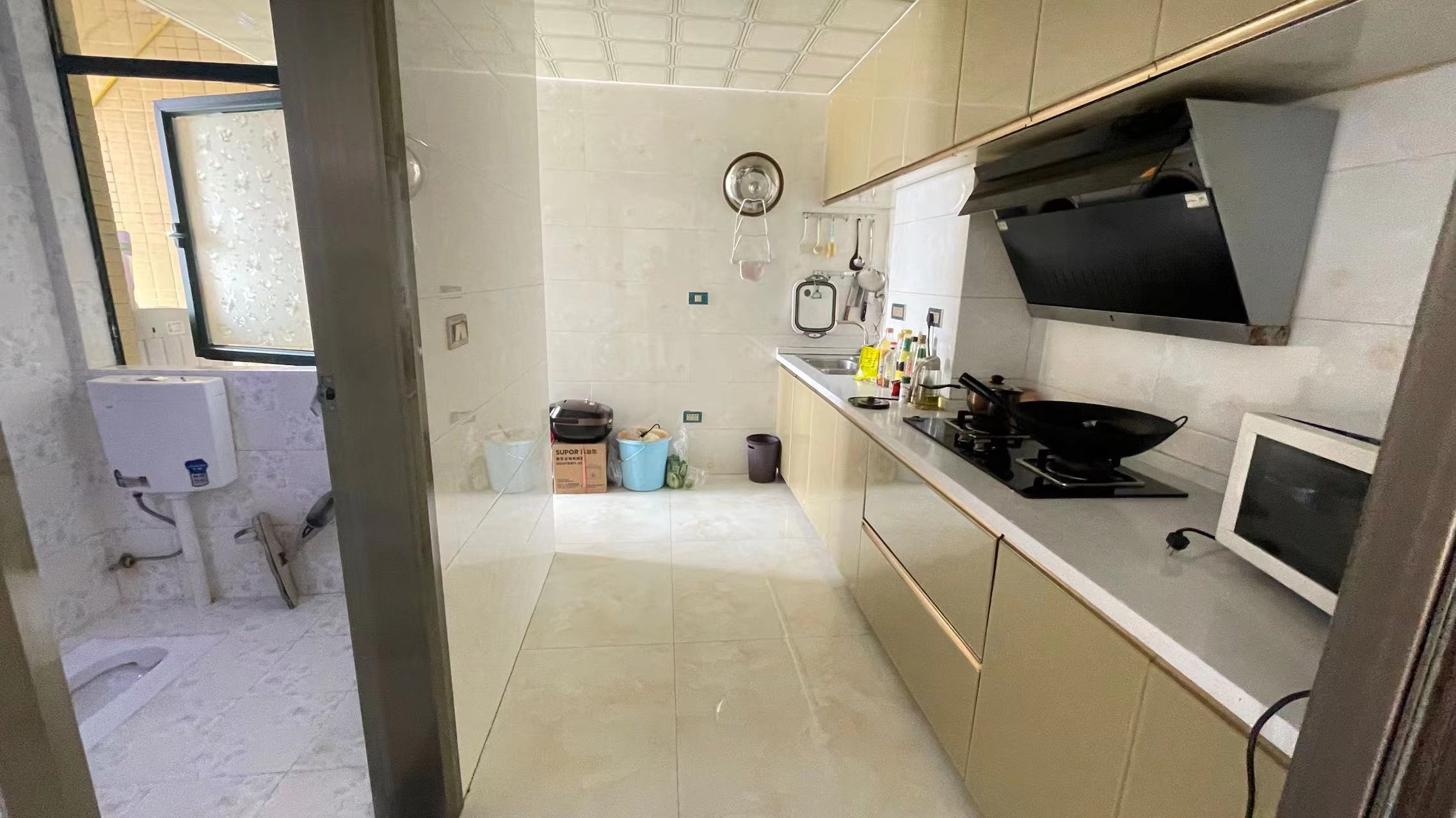 新城一号四期.精装三房.业主诚心卖.证件满二.看房方便