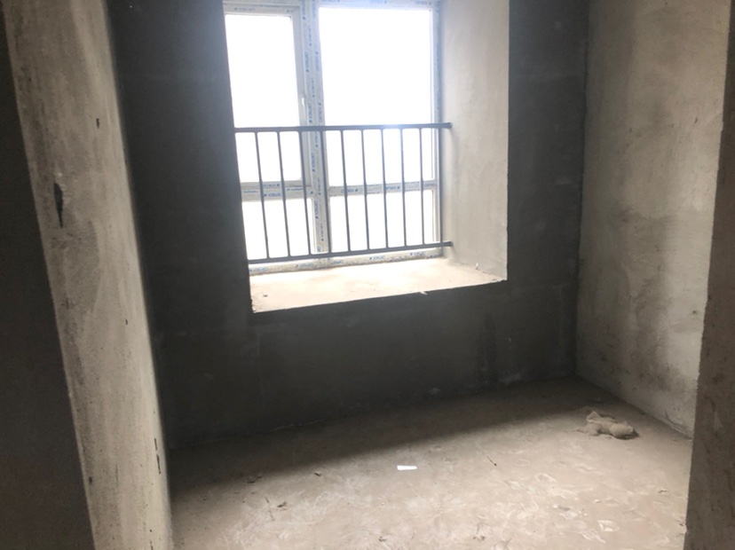 森林国际城，新二中旁，电梯好楼层