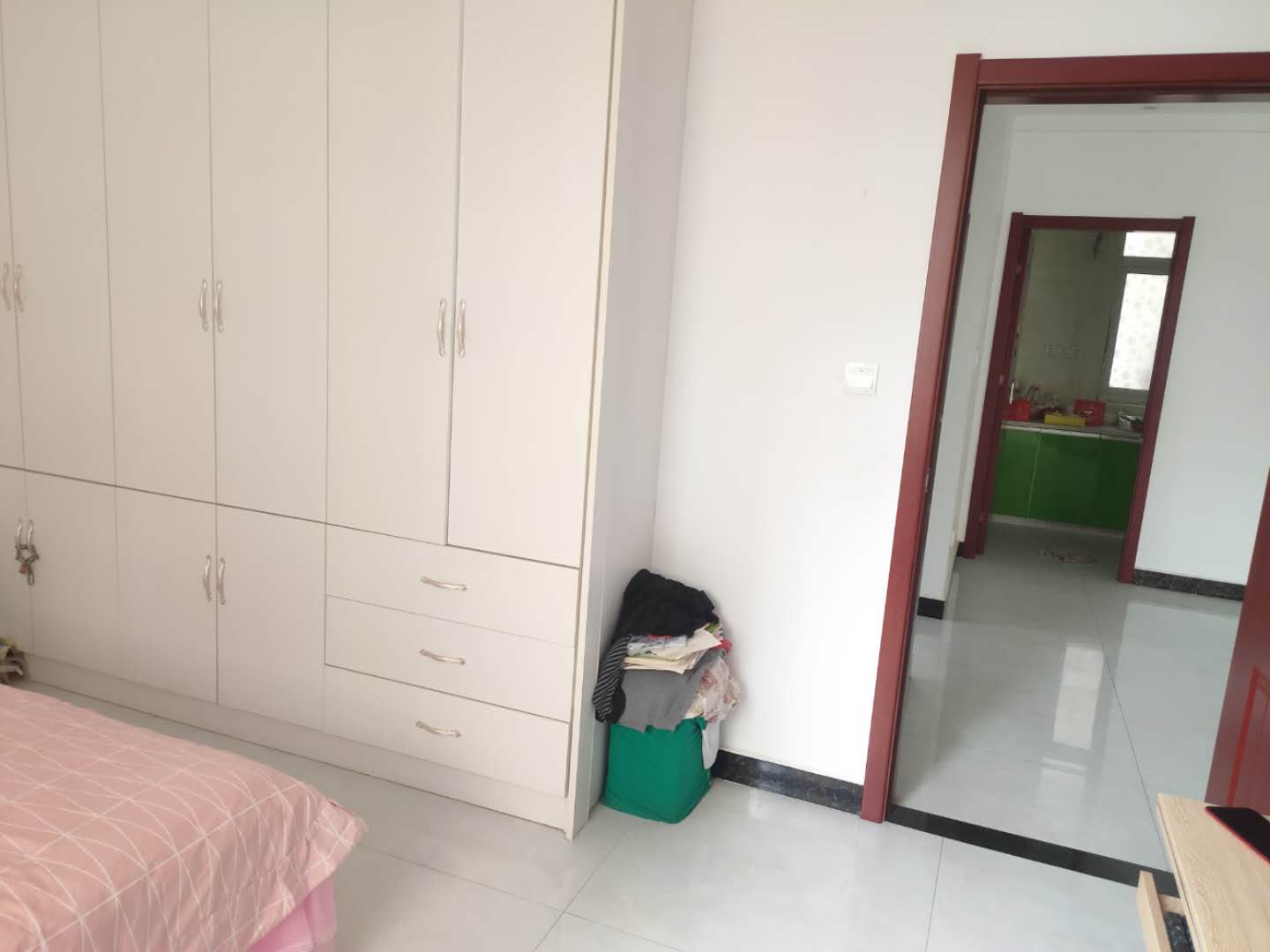 江汉 旁边精装电梯房好楼层采光好证满二业主诚意出