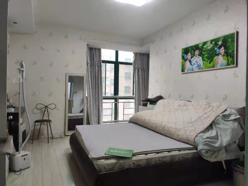 房东急售城市花园二期电梯精装修三室两厅两卫