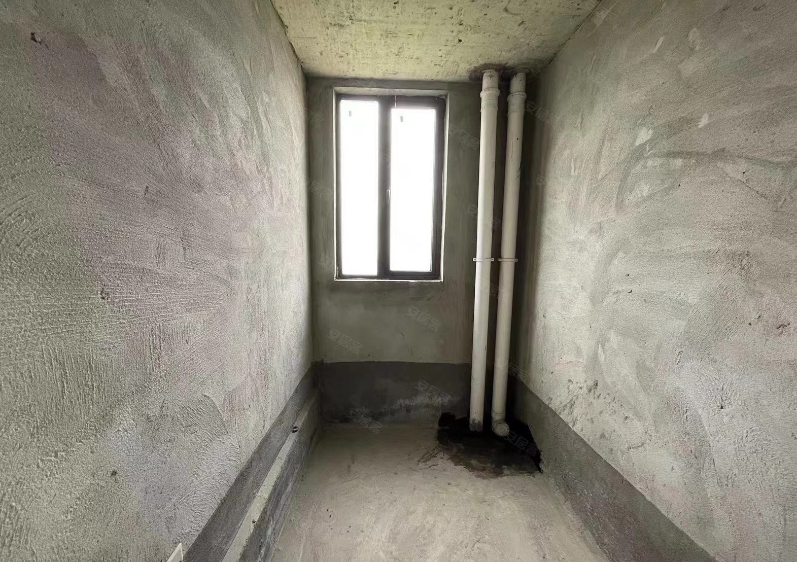 荣怀，急售小高层，中间楼层，三开间朝南，采光好