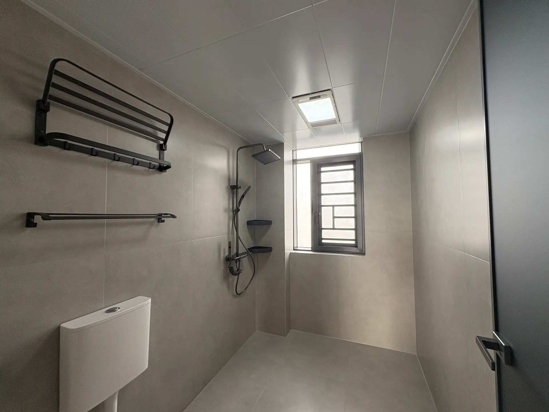 捡漏，城南，福星城，电‮好梯‬楼层，精装三房，证‬满二，急售