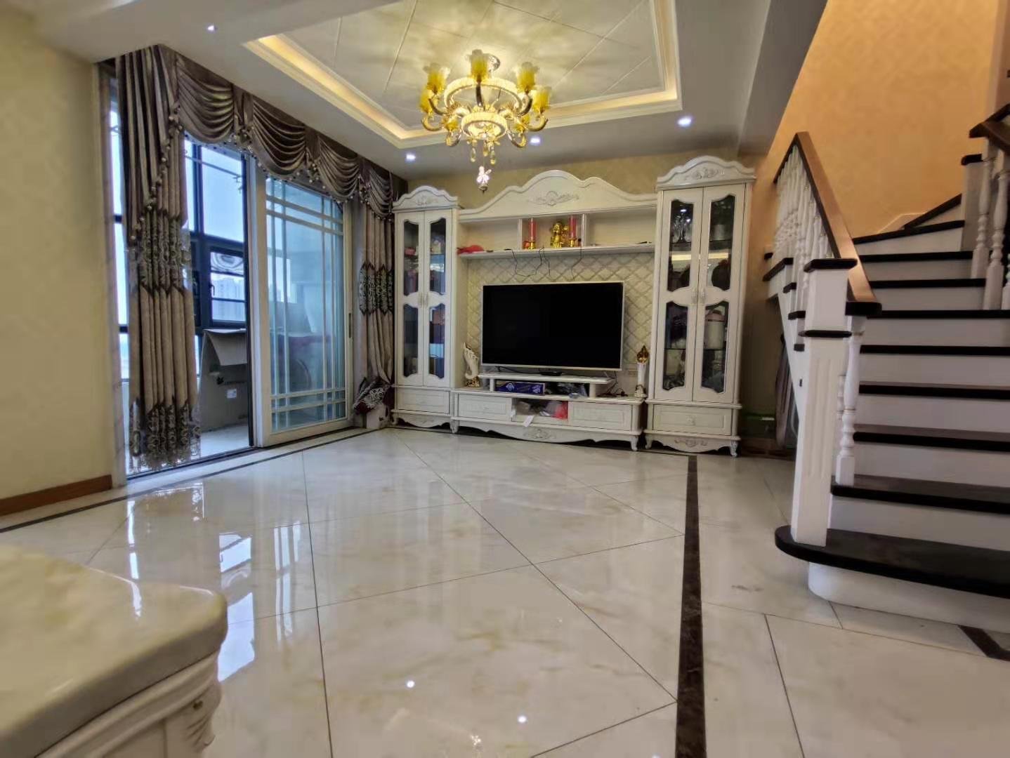 颐和公馆复式楼不是顶楼全屋精装修品牌家电3是2厅