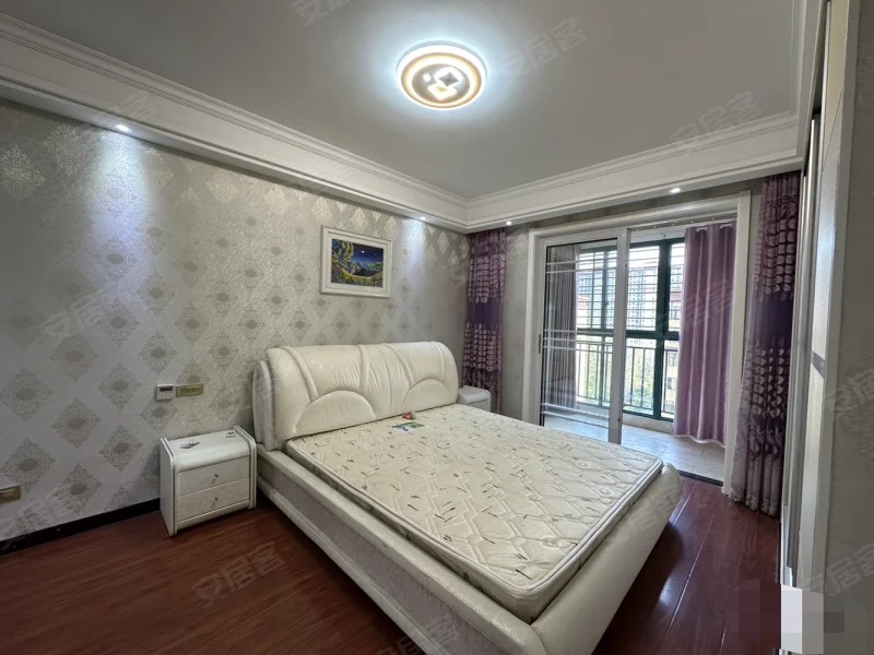 捡漏，新城壹号大平层，单价5500，精装4房，好楼层，全屋中央空调，南北双阳台，保养好