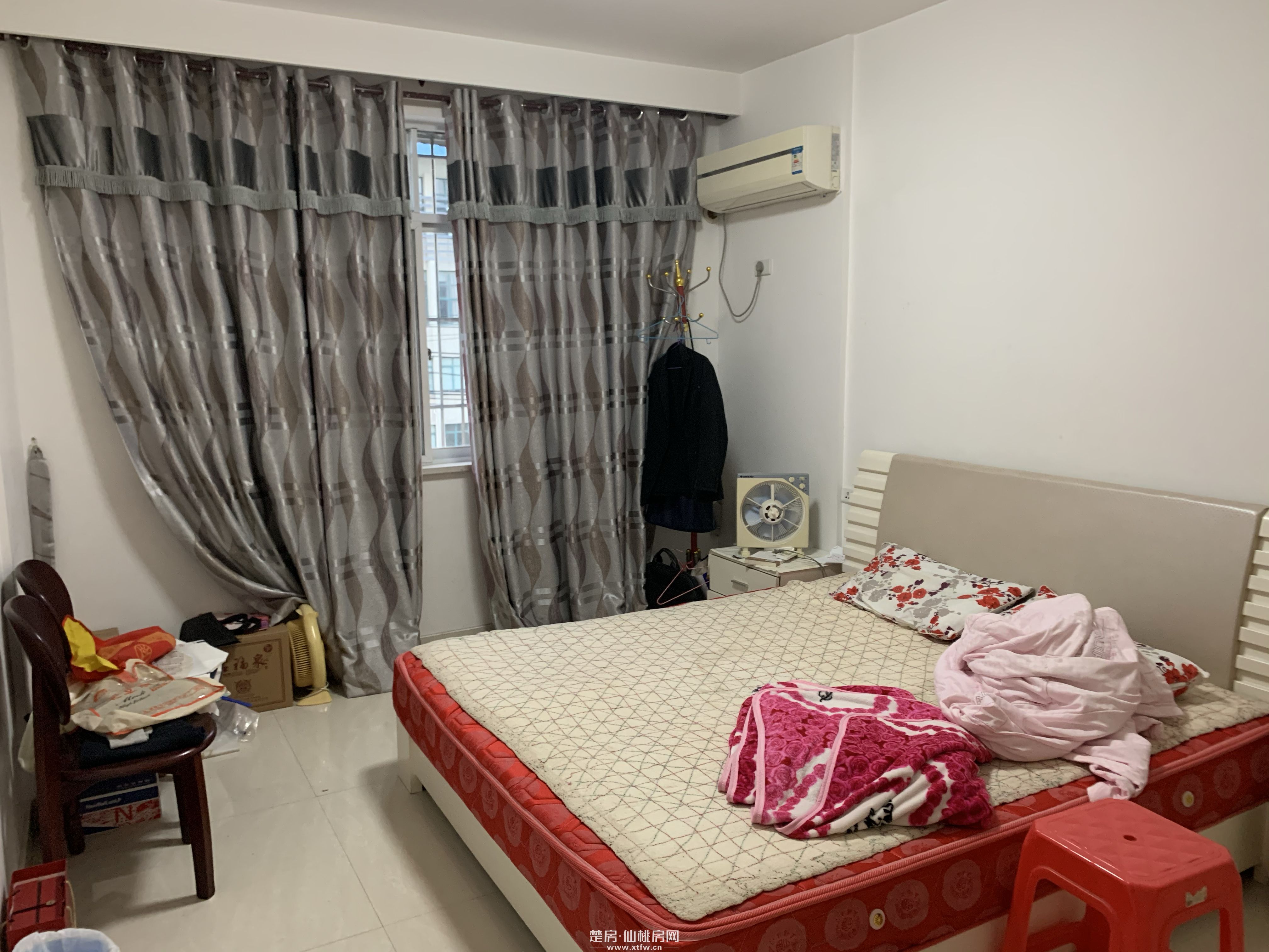 公交文明小区，有天然气，拎包就可入住