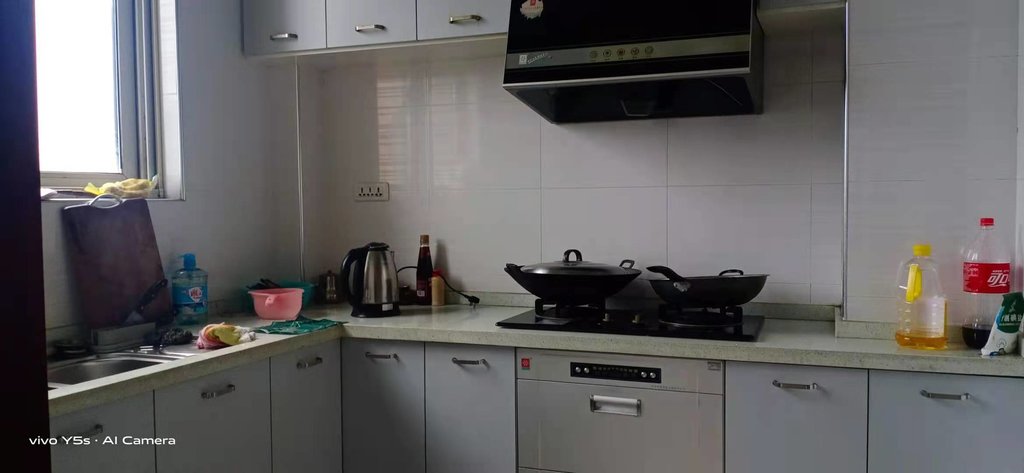 香岸华府精装修双阳台带花园小洋房诚心出售