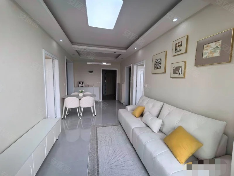 急售，和合国际，精装两房，三开间朝南，带两个卫生间，中间楼层