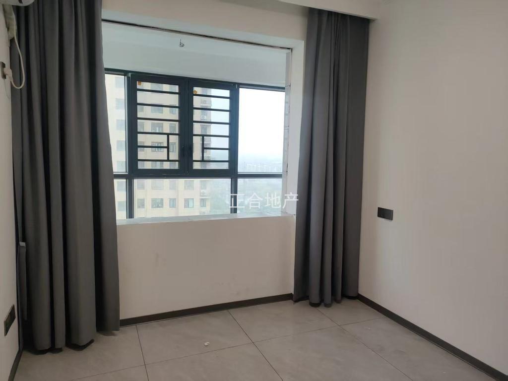 降价了，捡漏，城南，沔阳清华园，精装三房，电梯好楼层16楼，证满二，全新