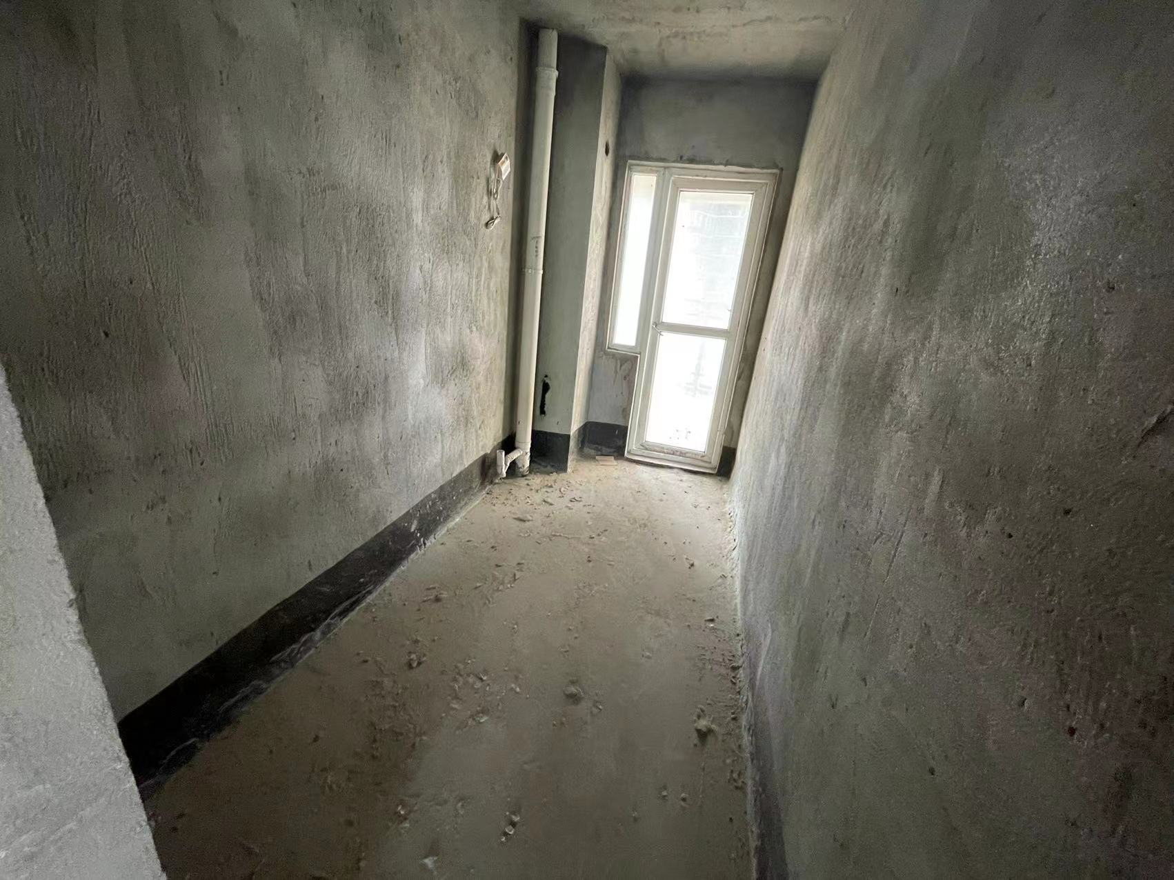 福星城户型通透大阳台毛坯大四房视野好老证