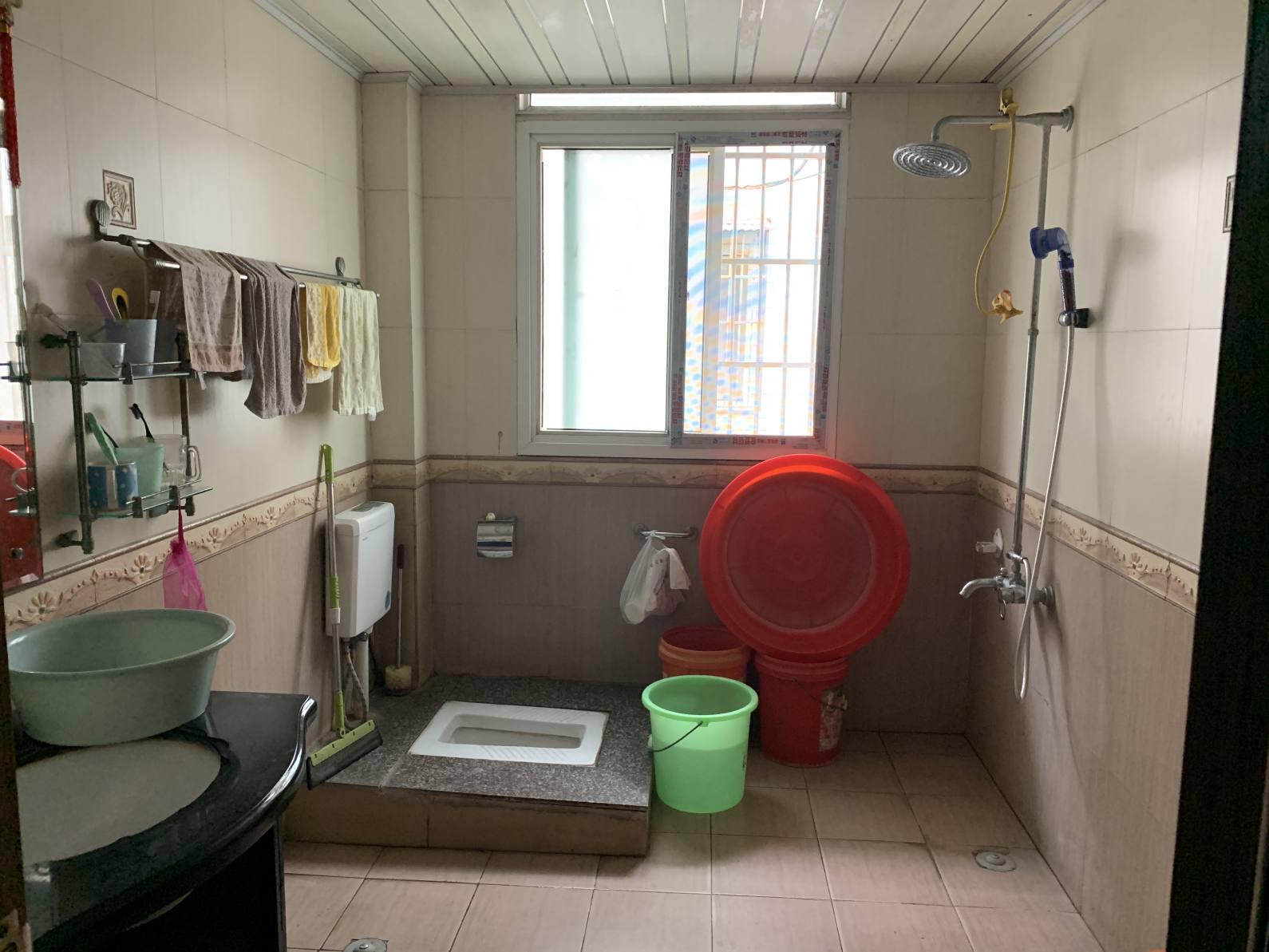 老三中附近粮仪小区证未下大户型急售