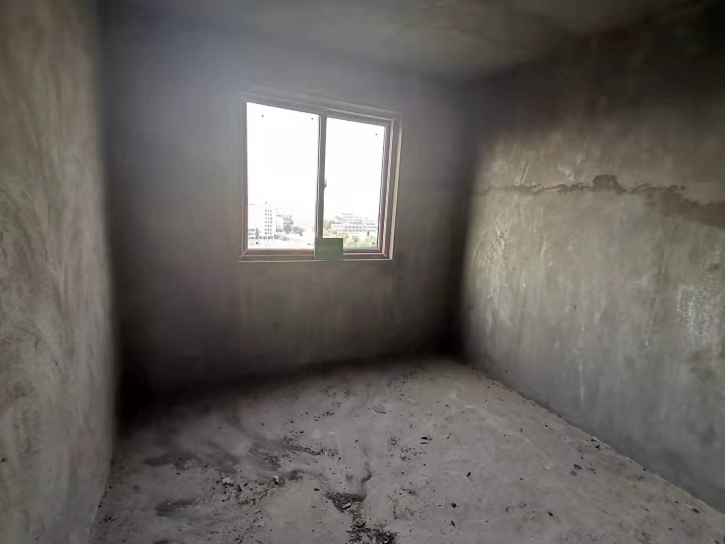 八中旁沔阳学府园毛坯大三房户型方正楼层好诚意出售！