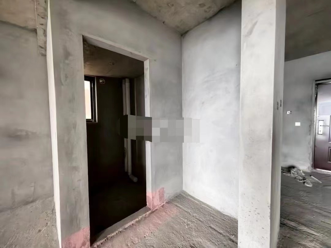 17，降价了，满庭春毛坯三房，单价4800，,中间楼层，证满二，业主急售看中可谈