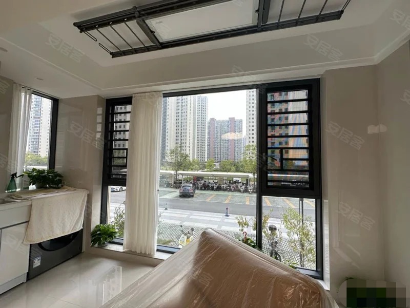 降价了，急售，城南，锦绣江山望府，全新装修三房，人车分流。拎包入住