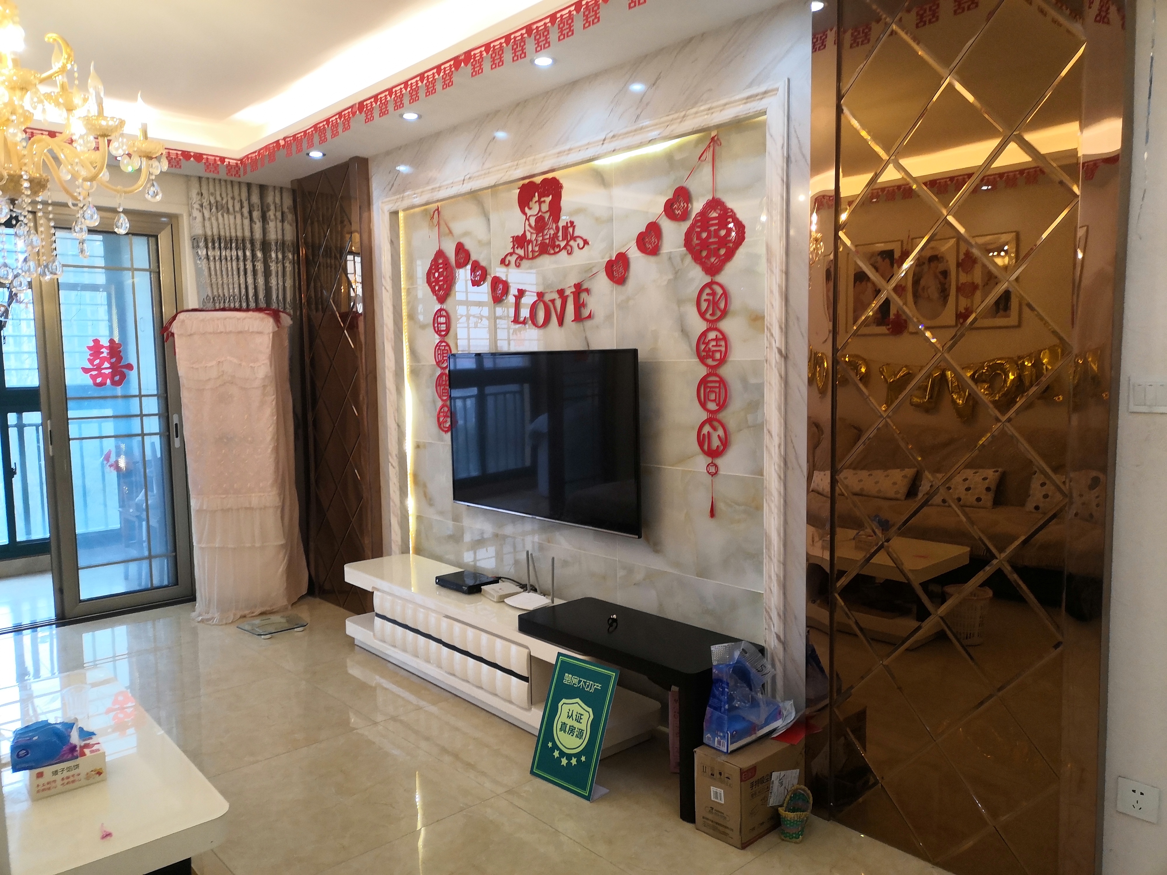 新城一号新装婚房四室两厅两卫可拎包入住证满二看房方便