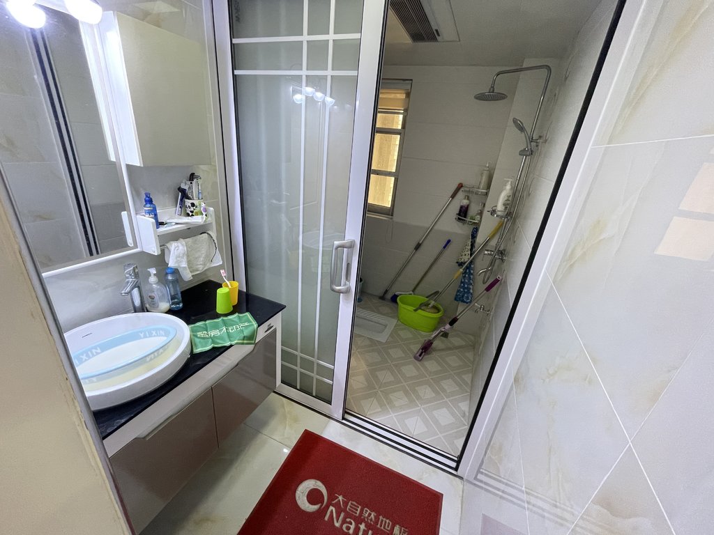 御台公馆精装修三房带全屋家电小区环境好老证