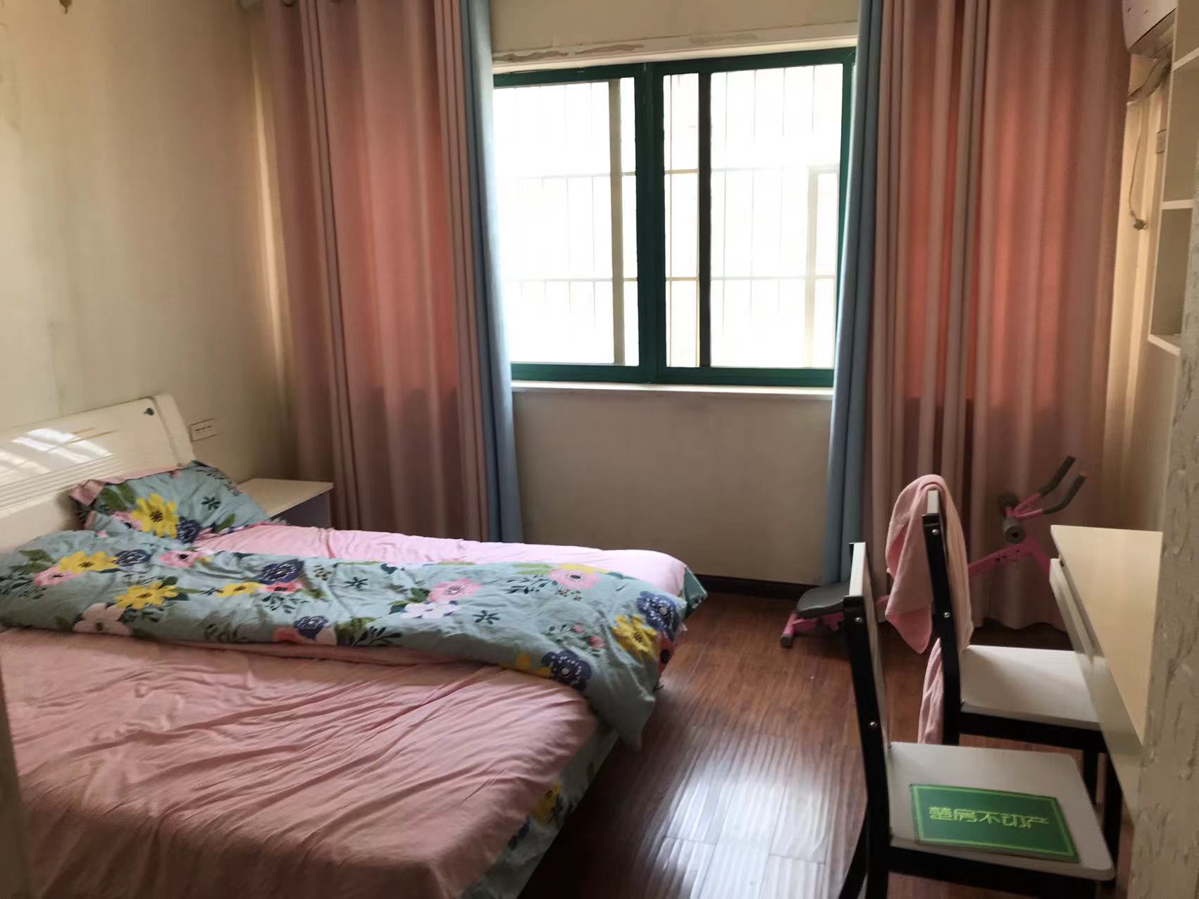 浅水湾中央公园旁边就是商城周边配套齐全离武商很近