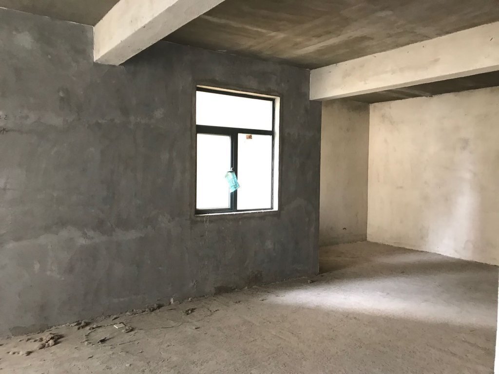 新城一号新街还建房两证齐全可以按揭毛坯小三房三开间朝南单价低房东诚意出售