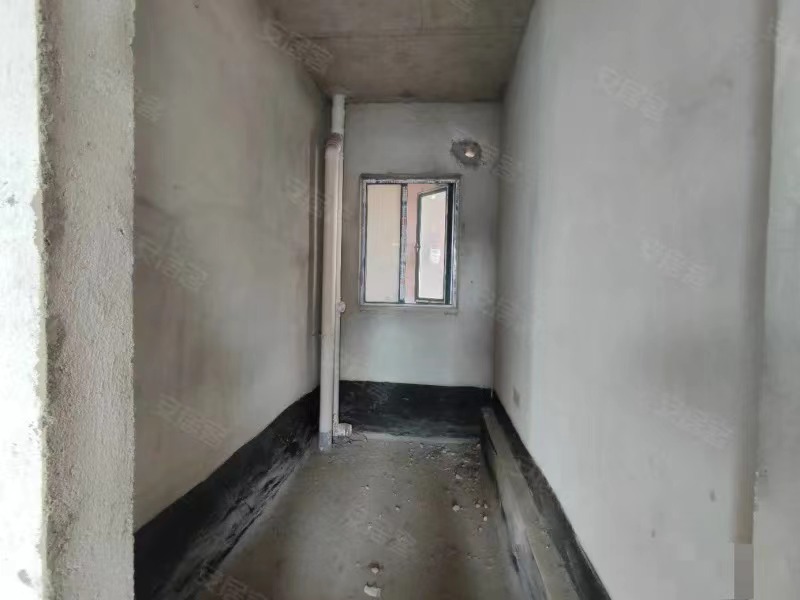 业主亏本急售，沔阳公园旁，新城壹号五期，单价4800​，证满两年