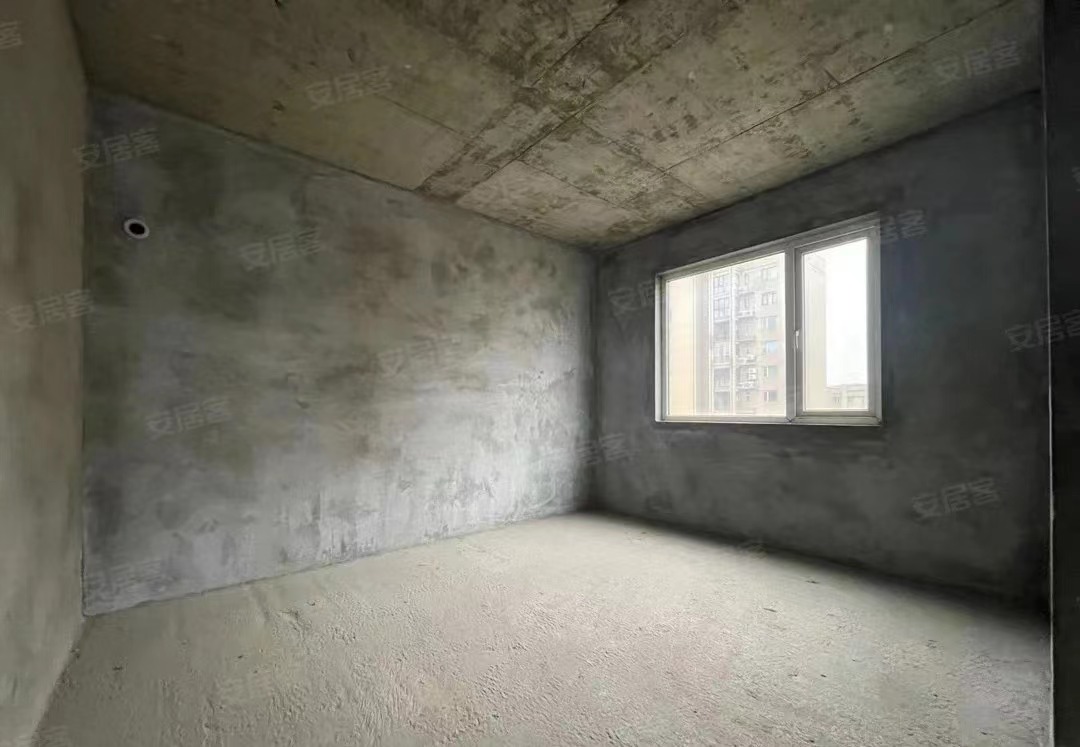 业主亏得通龙湖，单价4800，锦绣江山好楼层，证满二