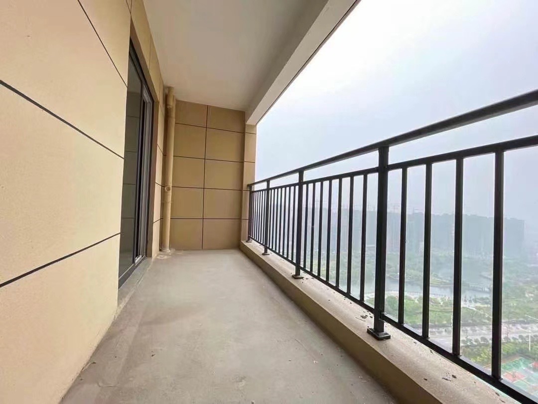 43，新二中对面，森林国际， 仙湖公园沔阳公园旁 ，单价5500 ，满二， 中间楼层