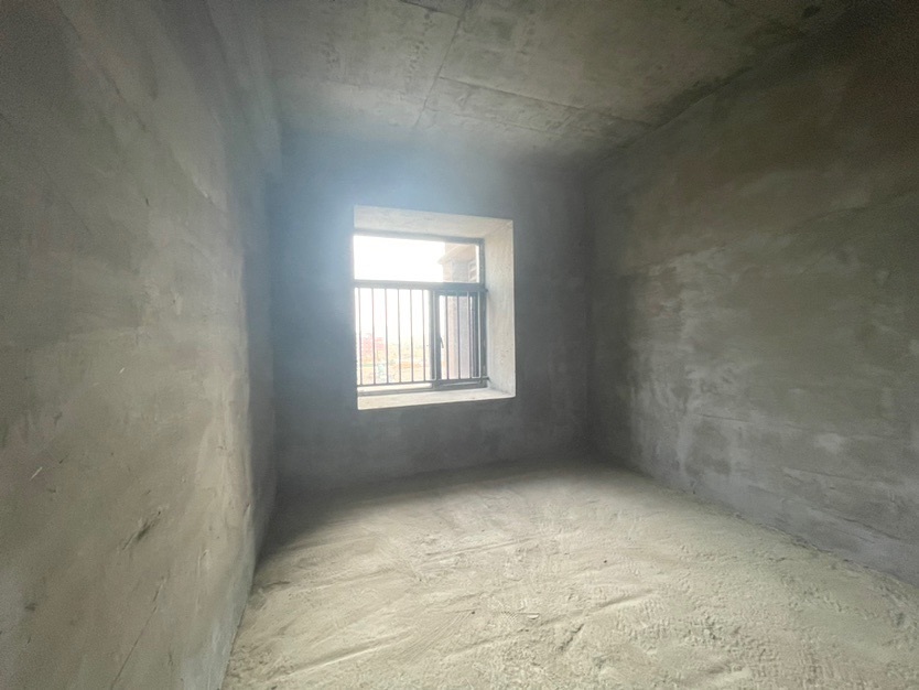 城南，蓝天新城，精装三房，送车位，好楼层，证满二