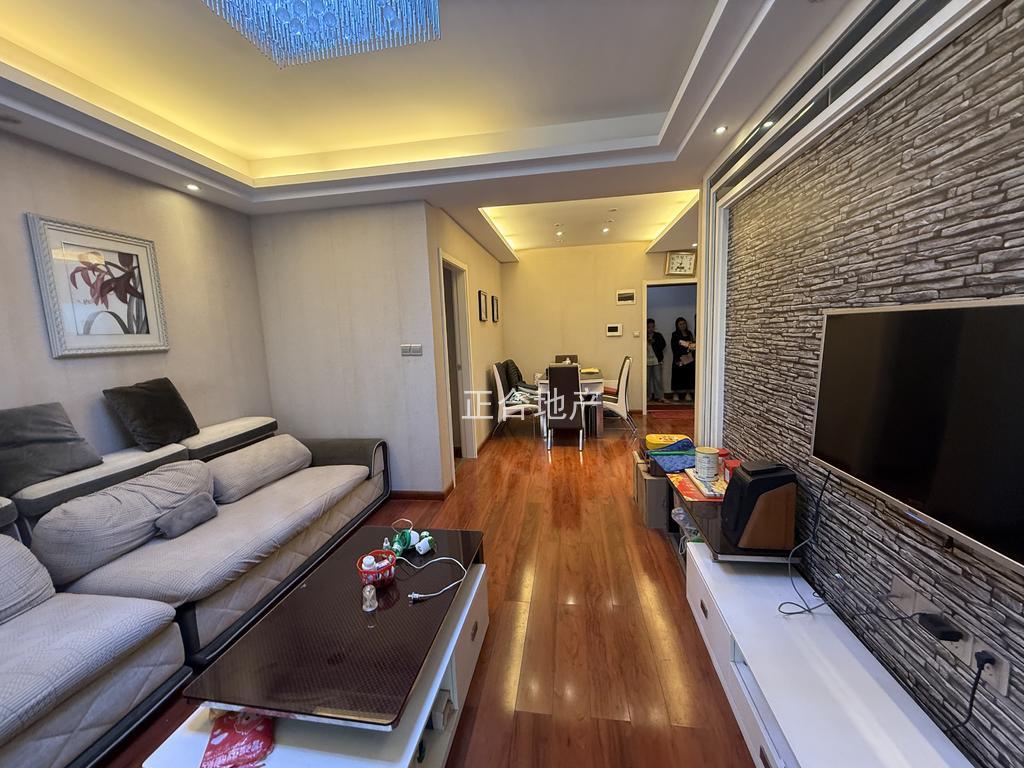 诚心出售，新城一号，精装2房，中间楼层，证满二，拎包入住