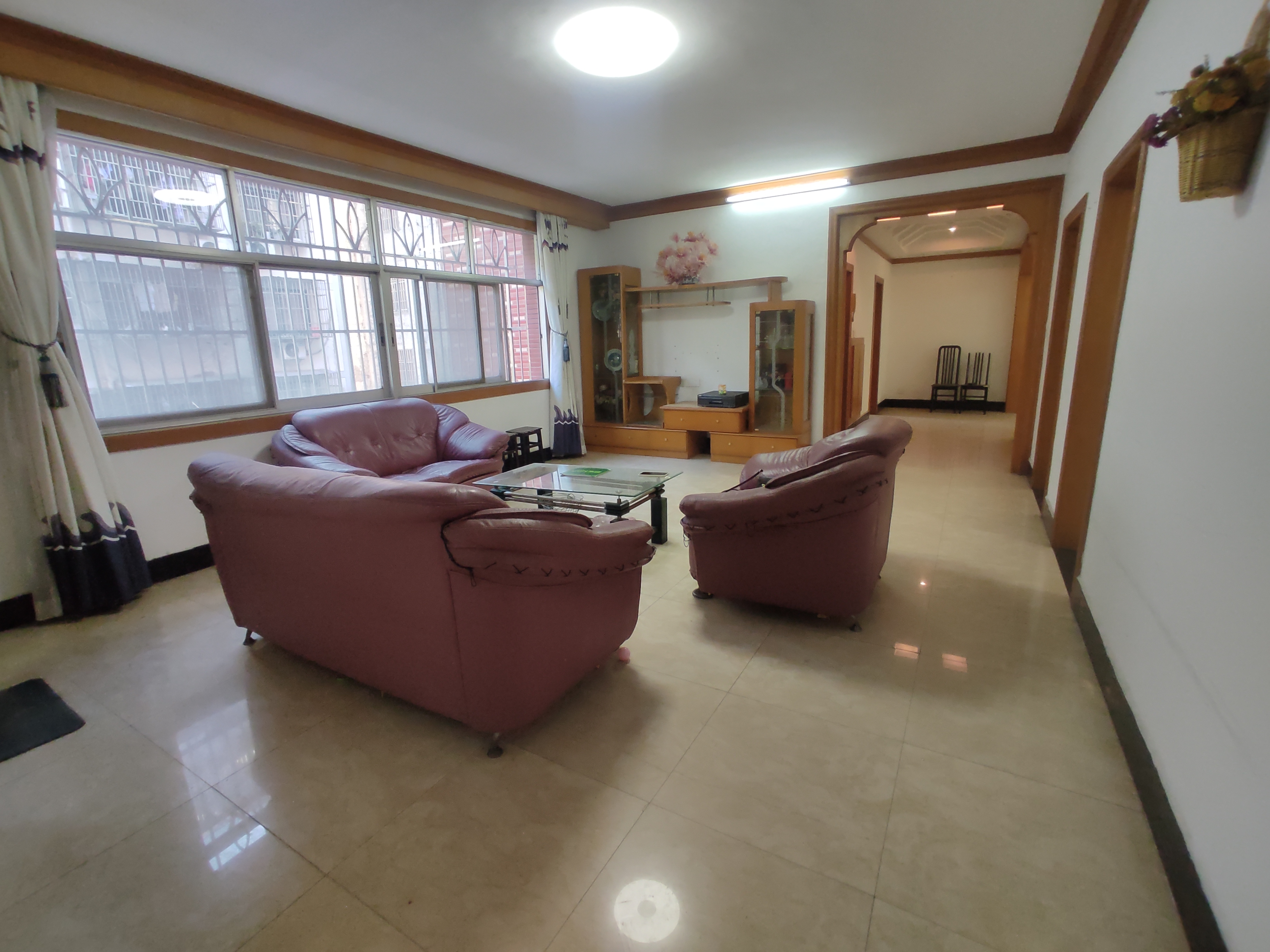 桃林园小区  沔中北门  大户型4房  步梯好楼层  看房约起来