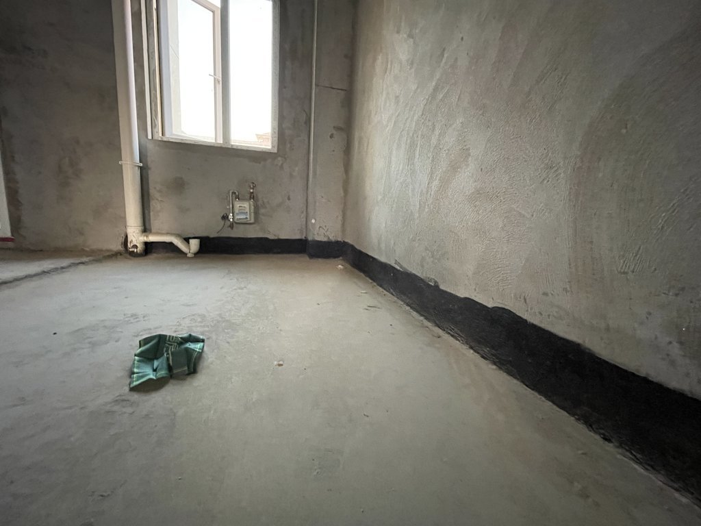 锦绣江山瑞园.毛坯大三房，小区绿植环绕，中间小高层