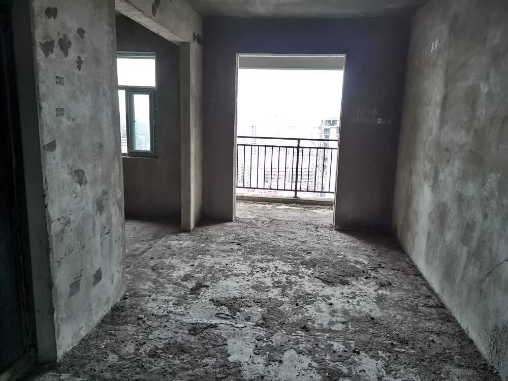 城南单价4400元尹台公馆毛坯三房电梯中间楼层位置好