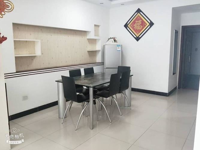 城市星座实验二小旁，户型好证满2精装房单价便宜看房方便