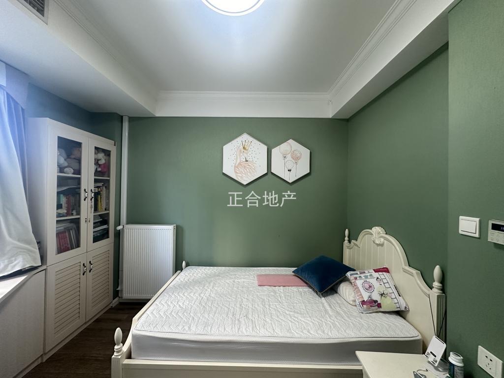 ？降价了，福星城，精装三房，9成新，全屋中央空调带供暖，证满二