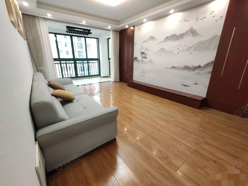 城南新城壹号，小高层，单价5字头，电梯好楼层，精装三房，满五