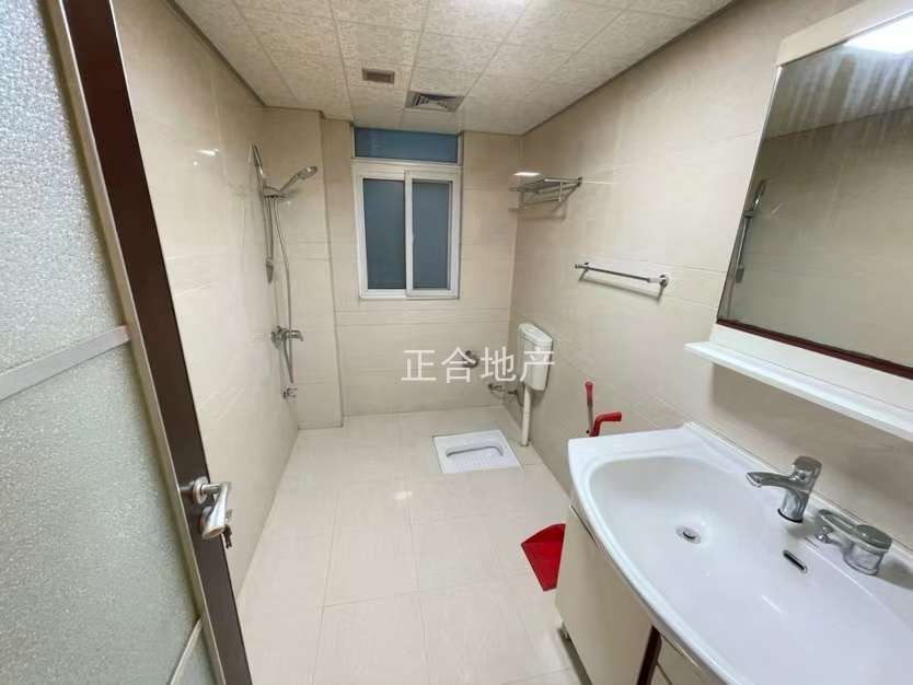 新妇幼对面，世纪雅园，精装三房，满五，优质好房，家具家电齐全