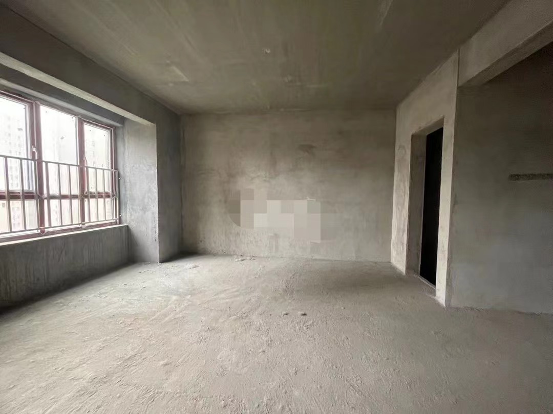 60，房东降价出售，沔阳公馆，中间楼层​，​单价5500，​证件满二