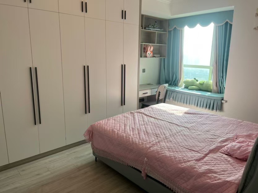 201，房东亏本急售，沔阳清华园，精装三房，23楼，九成新，好楼层，捡漏