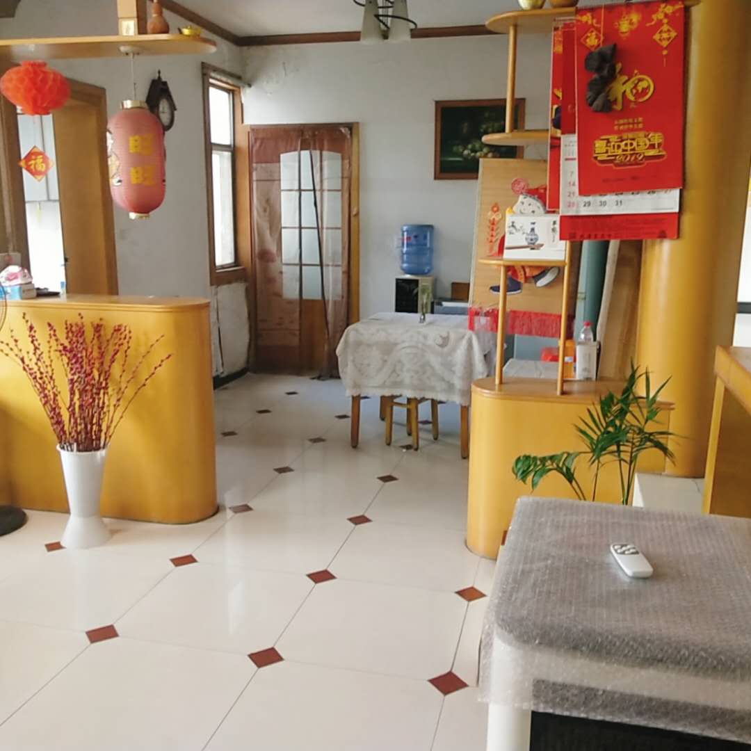 复州花园全新装修大三房 中间楼层 全新家电 满五