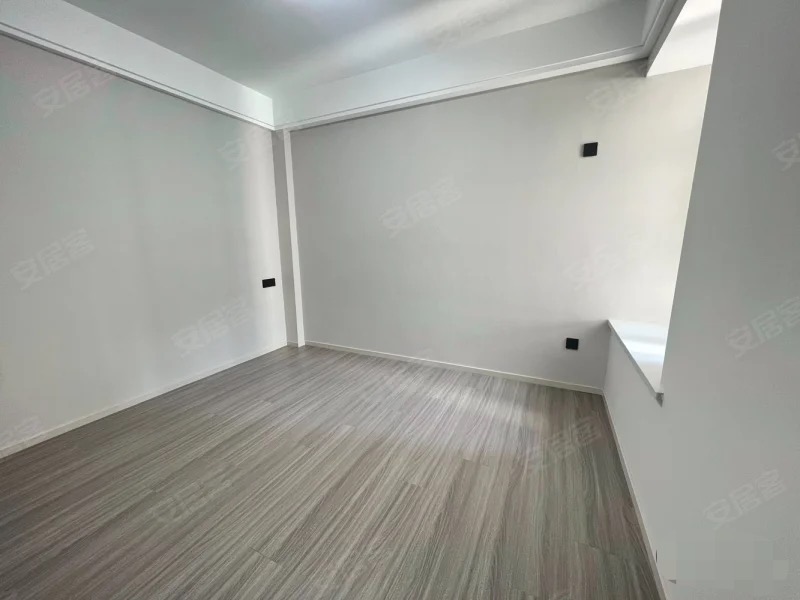 降价了，捡漏，城南沔街，城市丽景，全新精装三房，中间好楼层，好楼层，证满二