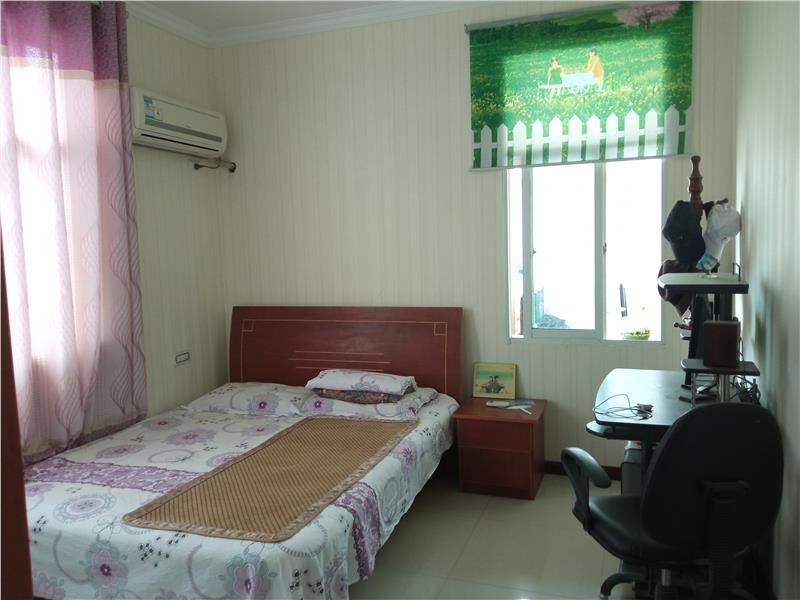 福星城附近城南步梯好楼层，装修成色新，证满两年，过户费低，看房方便