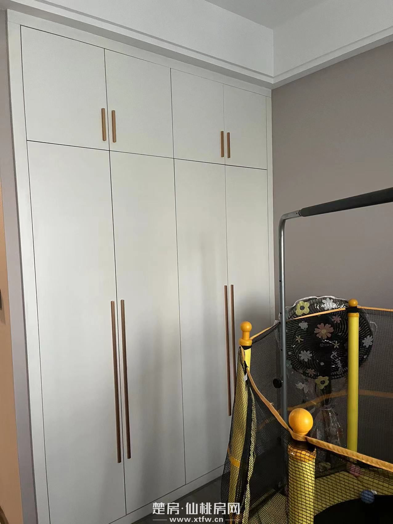 全新装修一天未住，新二中正对面，让您近距离陪读