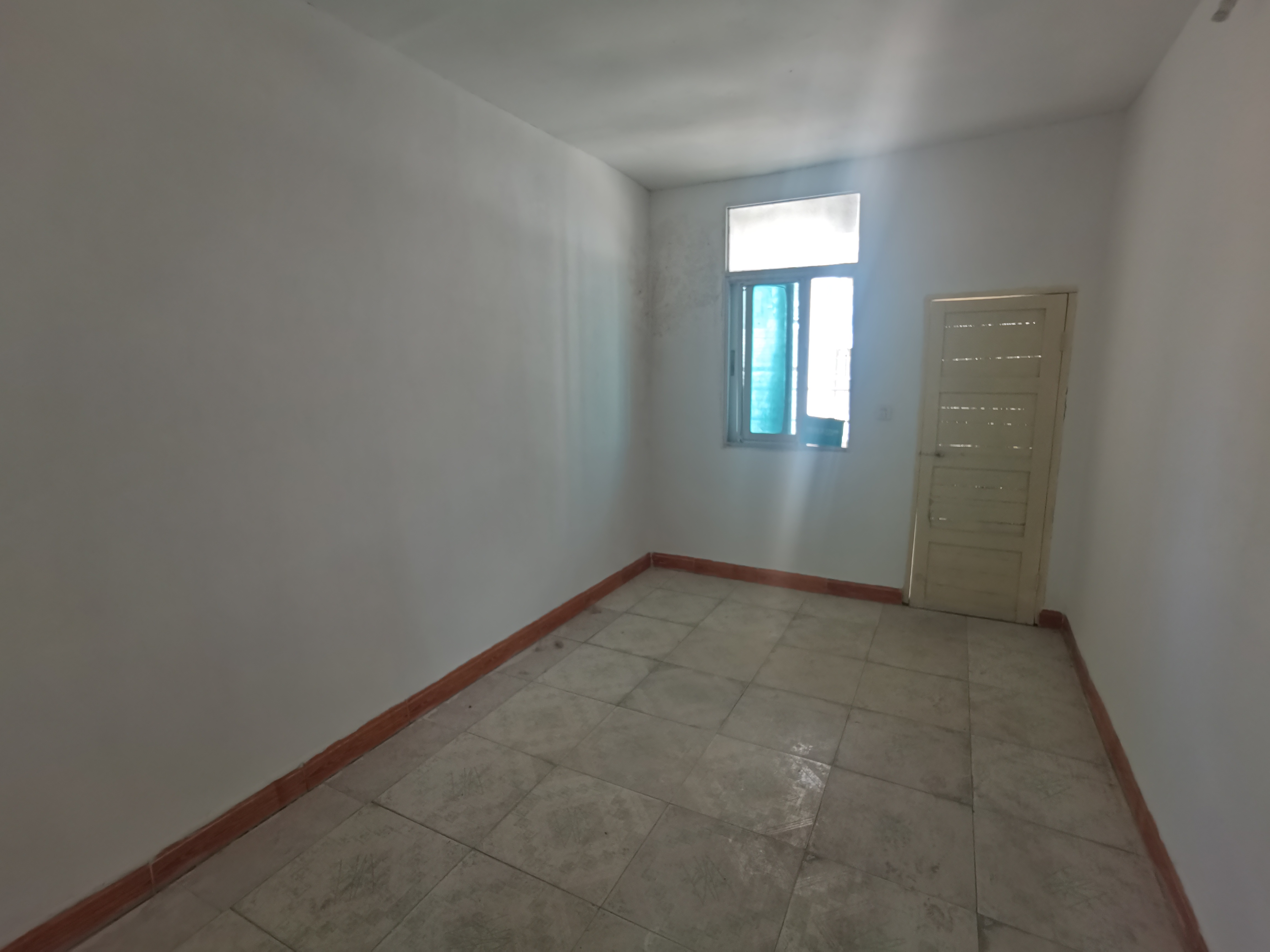 实验高中附近私房有证可过户业主诚心卖