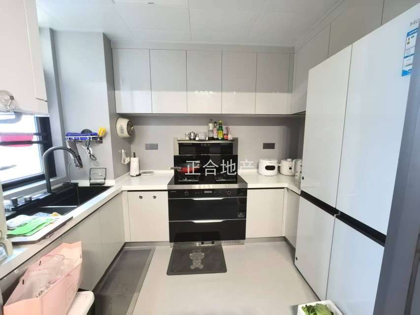 降价了，锦绣江山望府，东边户，中间楼层，9.9成新，精装三房，全屋中央空调+地暖，带地下车位，满二过户