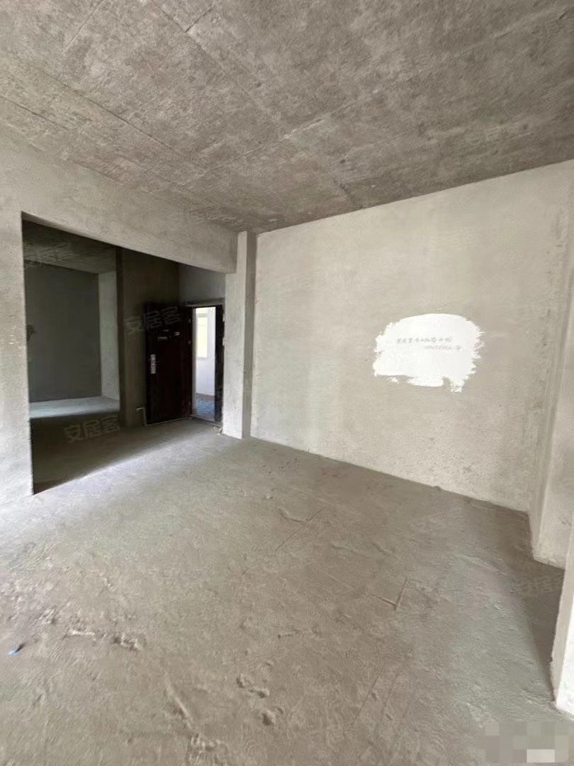 61，速度捡漏，蓝天新城，好楼层15楼，证件满二‼️单价5900，还送个地下车位