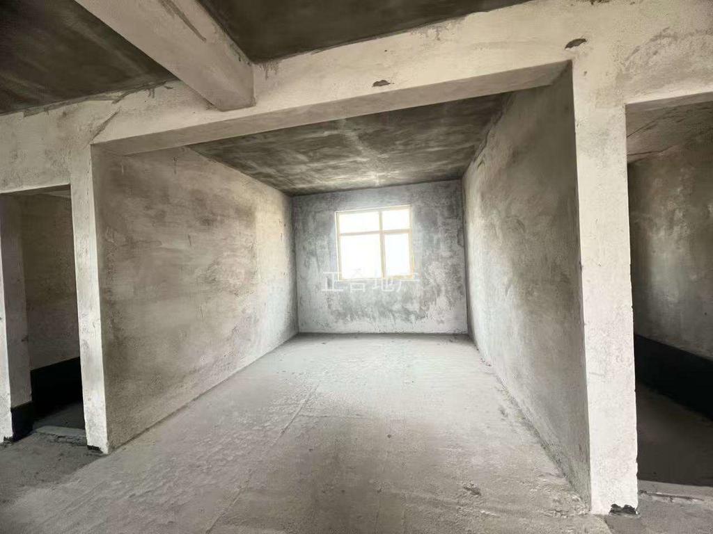 捡漏，城南，沔阳清华园，电梯小高层，毛坯3房2卫，东边户，单价5700+，双阳台，证满二