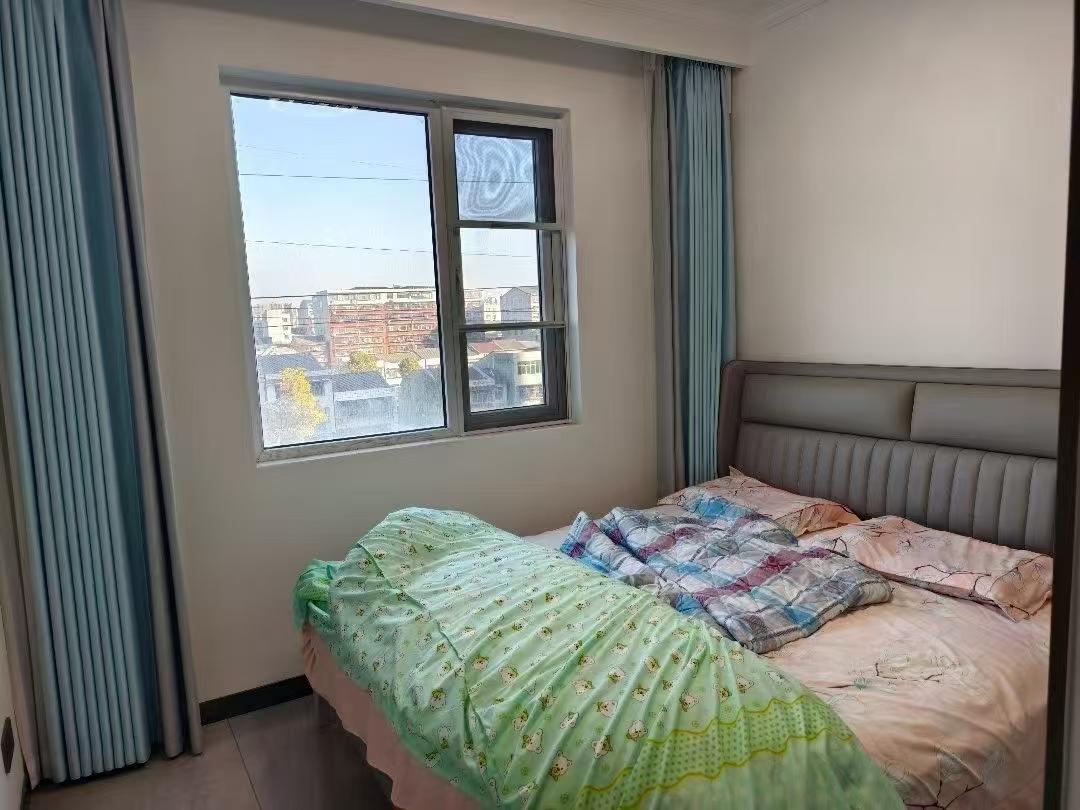 锦绣江山124平精装修家具家电齐全优价出售！